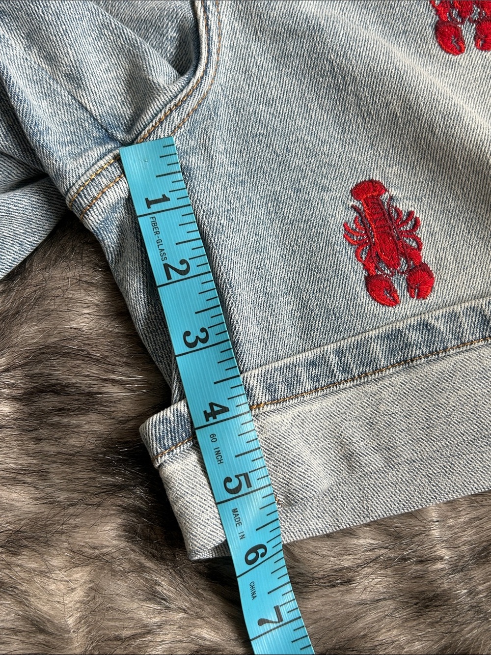 NWT Driftwood Ava Cuff Light Blue Denim Shorts Red Lobster Embroidery Size 10 - Picture 5 of 8